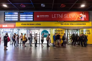 Opět nejsme připraveni, vláda na růst nakažených reaguje pozdě a mírně