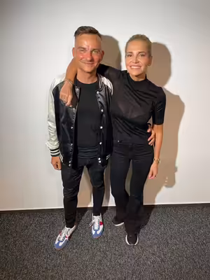 SPIN TALK - DARA ROLLINS O R´N´B´, RAPU, O2 ARÉNĚ A O ZVONCÍCH ŠTĚSTÍ VE SPIN TALKU U ROMANA BLINKY NA RÁDIU SPIN