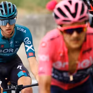 Richard Carapaz bude hájit minimální náskok. Kdo nakonec vyhraje Giro?