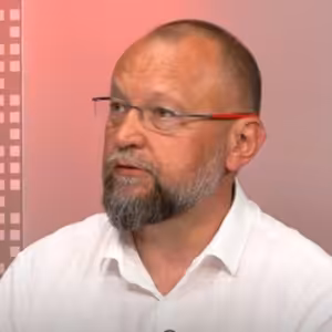 Jan Bartošek (KDU-ČSL): Babiš vítal migranty a chtěl mít z NATO útočnou alianci, teď otočil | 30. 6. 2025