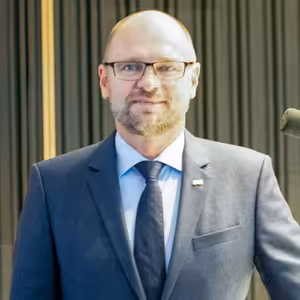 Richard Sulík - Apelujem na opozíciu, aby nepodporila ústavné... (Braňo Závodský Naživo)