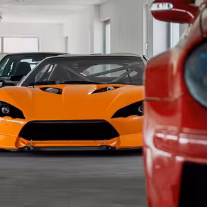 Auto z klipu Rihanny, ale aj to lietajúce. Do Brezna láka automobilový festival