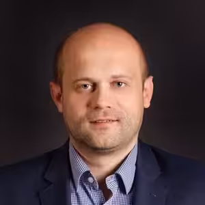 Transakční ekonom Radim Dohnal: Myslím, že klesající trend ceny elektřiny bude pokračovat