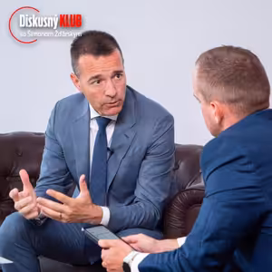 Drucker: Machalovi v NASA kúpil tričko s dôkazom od vedcov o guľatej Zemi.