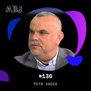 "Některé vlajky by na demonstraci 11.3. vzbuzovaly škodlivé konotace," říká místopředseda strany PRO Petr Vacek.