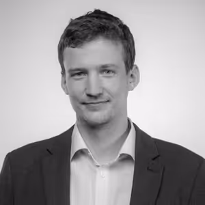 Martin Balucha – Zahraniční politika nerozhoduje, proto má Le Penová šanci. Žluté vesty nezmizely