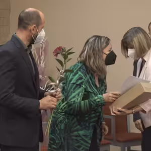 Čtyři desítky pedagogů i nepedagogických pracovníků z mosteckých škol a dalších vzdělávacích organizací si převzaly ocenění od vedení města Mostu.