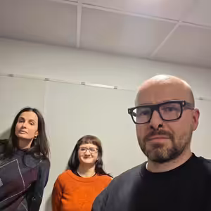 Odvážné palce 6/11/2025: Virtuální přítelkyně, Černý telefon 2, Monstrum – Příběh Eda Geina, Bubák, Obvinění a dalš