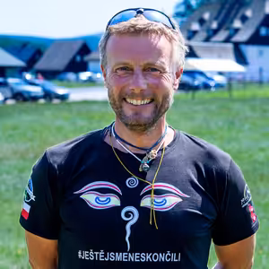 Legendární horolezec Messner v Česku. „Idoly nemám, ale Messner je osobnost,“ říká horolezec Tráva.