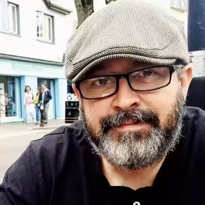 Zápisník_21: S Máriom Gešvantnerom o papierovej kríze