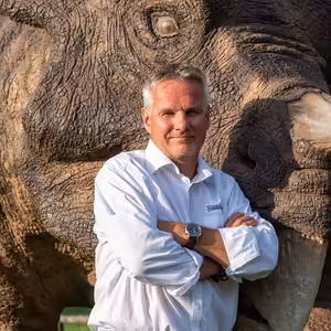 První DinoPark stál pět milionů, nechtěl jsem přehlídku soptíků a dráčků, ale skutečné dinosaury, radíme se s muzeem v Londýně