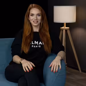 O domácím násilí, velké bídě, plastikách i zhrouceném americkém snu, otevřeně vypráví Adél Sadovskiy