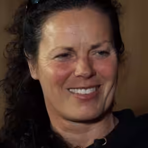 FREYA HOFFMEISTER - Na kajaku kolem kontinentů