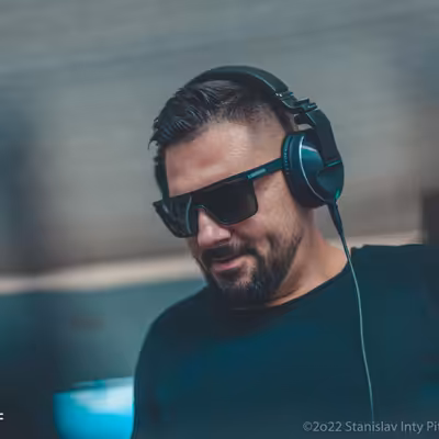 Sunday Sessions by Martin Michniak