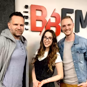 Martin Vetrák a Matej Vaník v BB FM rádiu odpremiérovali skladbu Anjelská