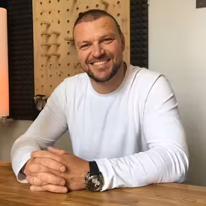 Tomáš Ujfaluši – fotbalový obránce a kapitán české reprezentace z dob „zlaté generace“