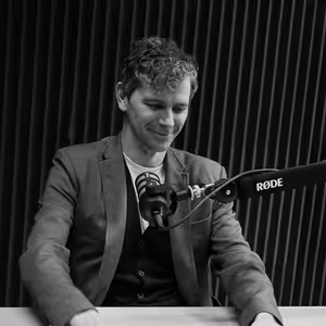 Big Questions s publicistou Janem Müllerem: O síle čtení z papíru