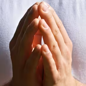 Víra v Boha osvobozuje od moderního modlářství