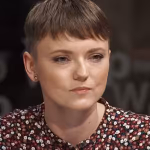 Chlapec ležel v nemocnici několik měsíců sám, jen v plenách a přivázaný, lidskost u sester selhala, říká Jirglová