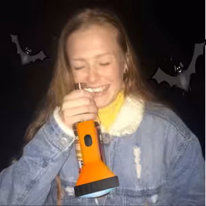 Tess Povolná - O cestování a politice