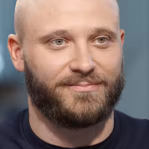 Chlapi si spolu málo povídají, často si myslí, že s pekáčem buchet na břiše jsou něco víc, říká Rouček