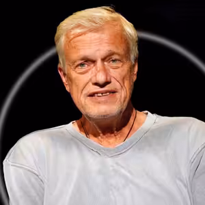 VLADIMÍR BENEŠ: O operacích mozku, riziku, operacích při vědomí, zázracích a učení v Africe...