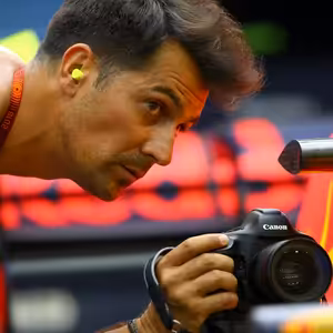 Čech, který fotí F1: Od motorů se třásla zem a jezdci byli hrdinové. Zábava ale padla za oběť bezpečnosti