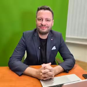 Během Dozimetru i Bitcoinu mlčeli. Teď demonstrují. Piráti útočí na výletní lodě. | Čau Praho #174