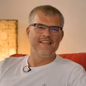 Fyzioterapeut TOMÁŠ RYCHNOVSKÝ - Bolest, jaký má smysl a kdy odejde