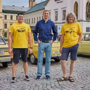 Na dovolenou z Trutnova do Bulharska starými auty