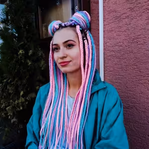 Obyčajná tvár s Lady Zikou