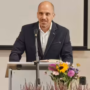 Petr ROHAN: Dva pohledy na Mesiáše (6. 9. 2025]