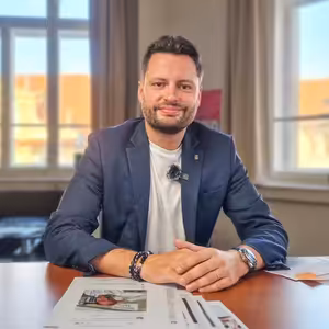 Čau Praho! #45: Vládě Petra Fialy věří jen 2% voličů. ČR se řítí do krize a zůstává montovnou Evropy