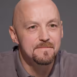 Ty nejlepší rozhovory s lídry, živá show i exkluzivní analýzy. Podívejte se, co chystá DVTV k volbám! /ODEMČENO/