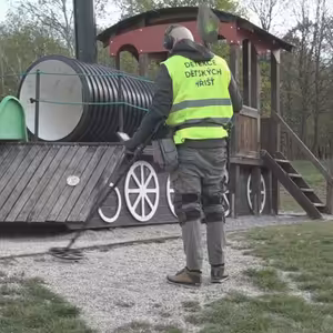 Provádí se detekce dětských hřišť.