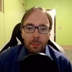 Chemikář jako youtuber? Na pokusy se chodili dívat i rodiče, letošek byl masakr, říká Curko