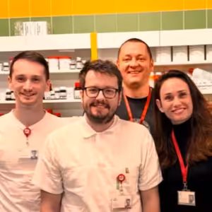 Od přípravy nedostatkových léčiv až po koňská kopyta: Historky a zákulisí nemocniční lékárny