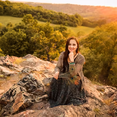 Kamila JIŘÍKOVÁ průvodkyně zdravým pohybem, ženskou pánví a hlubinnou imaginací