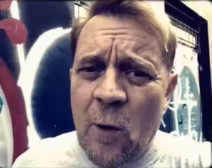 Petr Čtvrtníček: Lidi, kteří vystupovali na nedělní demonstraci, jsou vemena a ti, co se rvali s policií, by potřebovali seřezat, že by si nesedli půl roku. Zatčení Berbra bylo pro mě obrovské překvapení, až mi srdce poskočilo, že i na něj došlo