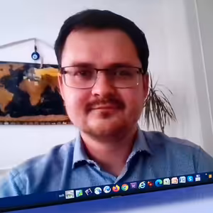 Přímá pomoc Česka Bělorusku je na místě. Lukašenko získává čas úskoky, míní analytik