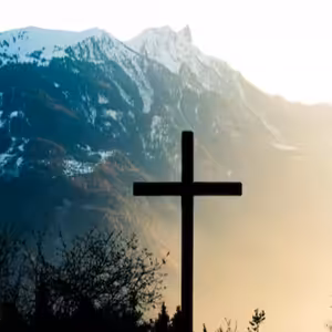 Muž vyléčený z rakoviny prostaty a nachází štěstí.