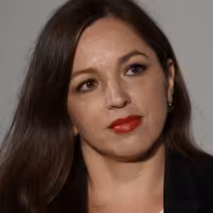 Lauder: Ženy nemají stejná práva a šance jako muži. Politici neposlouchají, jak lidé chtějí žít své životy