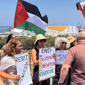 Izrael loď Madleen s Gretou Thunberg do Gazy nepustil. Svoji misi ale aktivisté splnili