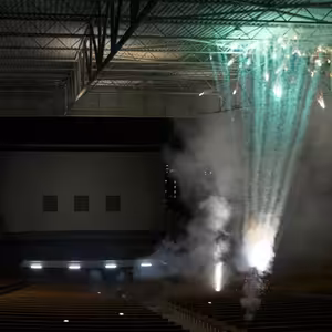 DUÚL: Lukas Marxt & Jakub Vrba: Úžas – tak akorát moc velké okno někam a nikam(Barbora Hájková)