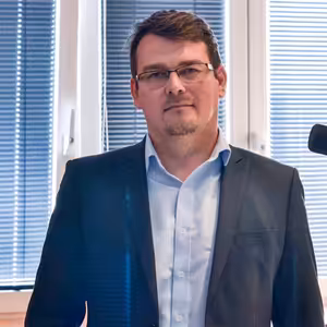 R. Ondrejcsák - Nákup transportérov by mal byť transparentnejší aj podľa tajomníka rezortu obrany