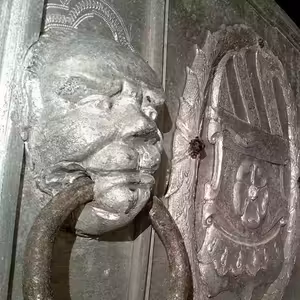 Archeologické výzkumy hrobek