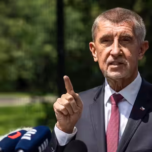Babiš se teprve rozhodne, co s televizí a rozhlasem udělá