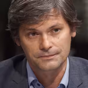 Prezidentské pravomoci má vykonávat prezident, ne trestně stíhaný úředník bez prověrky, říká Hilšer