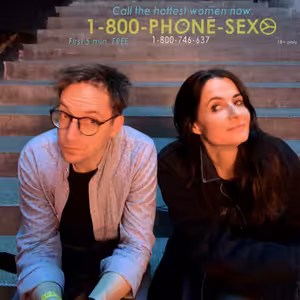 Erotické linky v roce 2025: Kdo tam dneska volá a proč?!