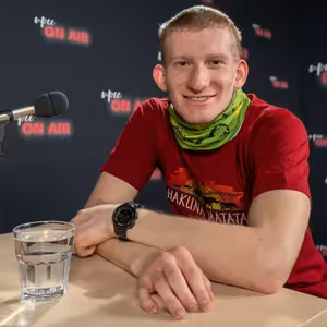 UPCE On Air: V Keni jsem byl vítaný, zdravotníci jsou velmi vstřícní, říká budoucí záchranář Matyáš